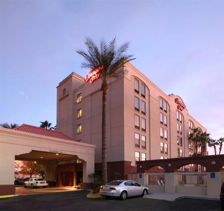 Hampton Inn Phoenix-Chandler Exterior photo